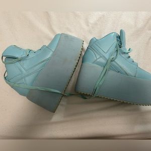 YRU PLATFORM SNEAKER